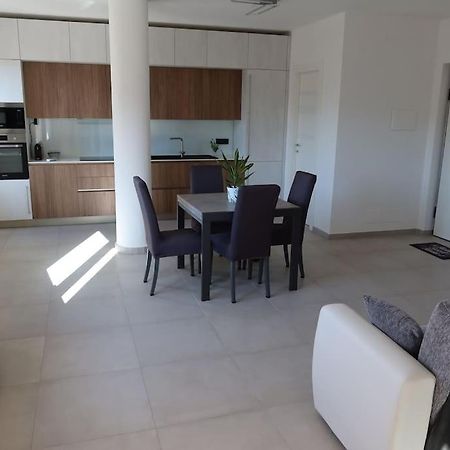 La Casa Di Loris Apartment ซาร์ซานา ภายนอก รูปภาพ