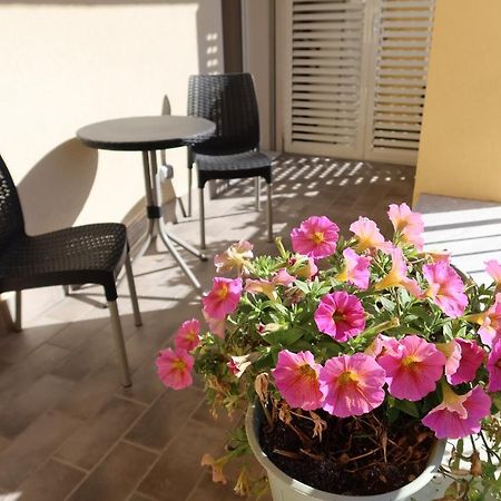 La Casa Di Loris Apartment ซาร์ซานา ภายนอก รูปภาพ