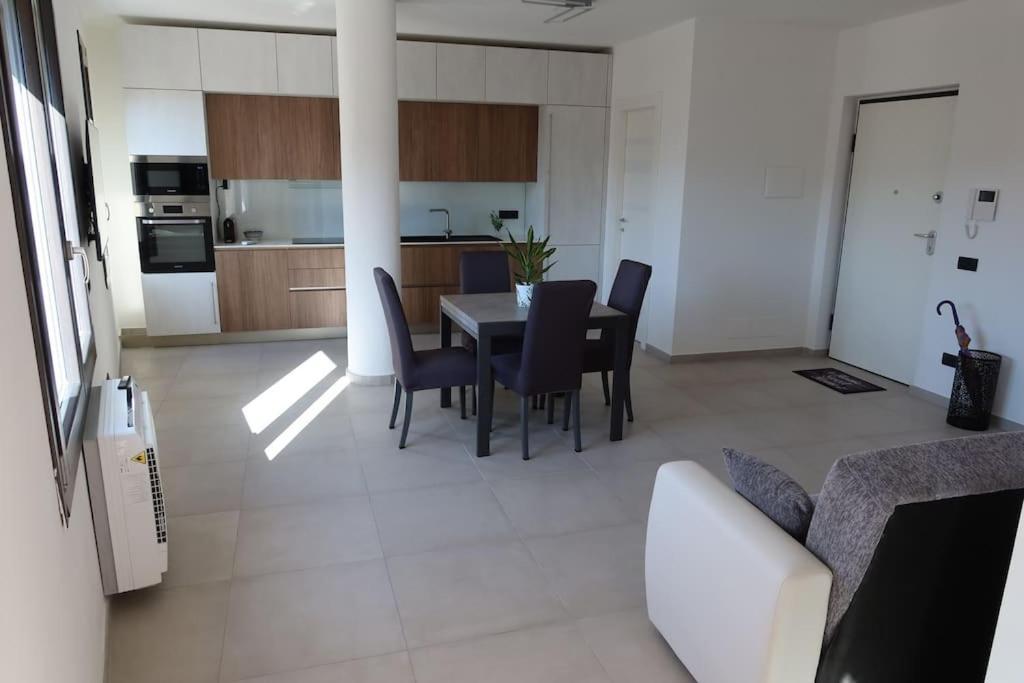 La Casa Di Loris Apartment ซาร์ซานา ภายนอก รูปภาพ