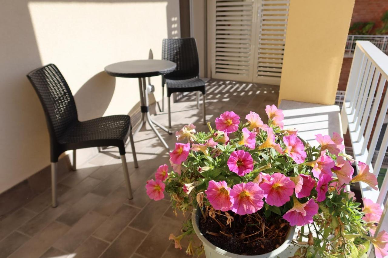 La Casa Di Loris Apartment ซาร์ซานา ภายนอก รูปภาพ